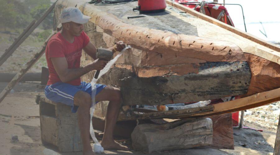 Why choose water damage restoration service for commercial flood cleanup in Plano